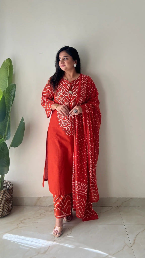 Women Bandhani Printed Regular Pure Cotton Kurta with Trousers & With Dupatta
